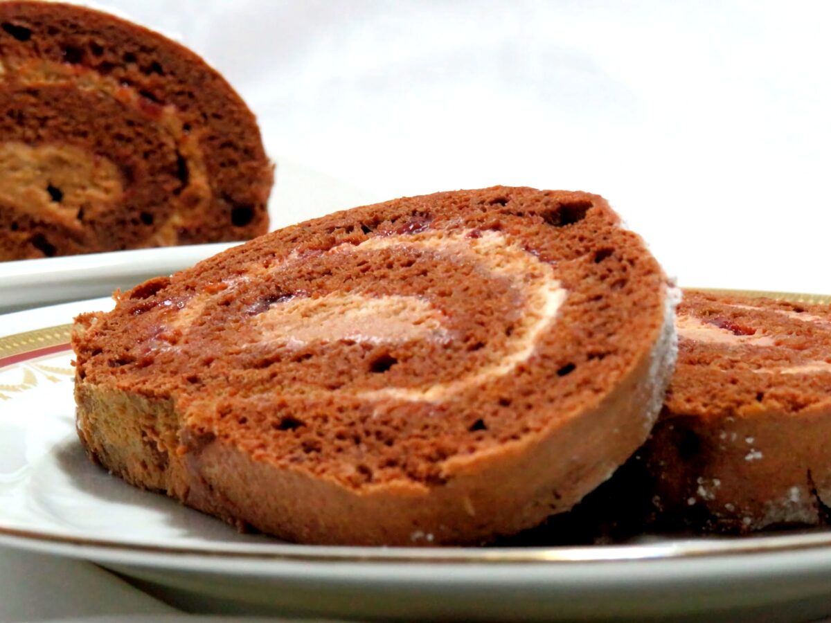 Rulada cu crema de ciocolata poza