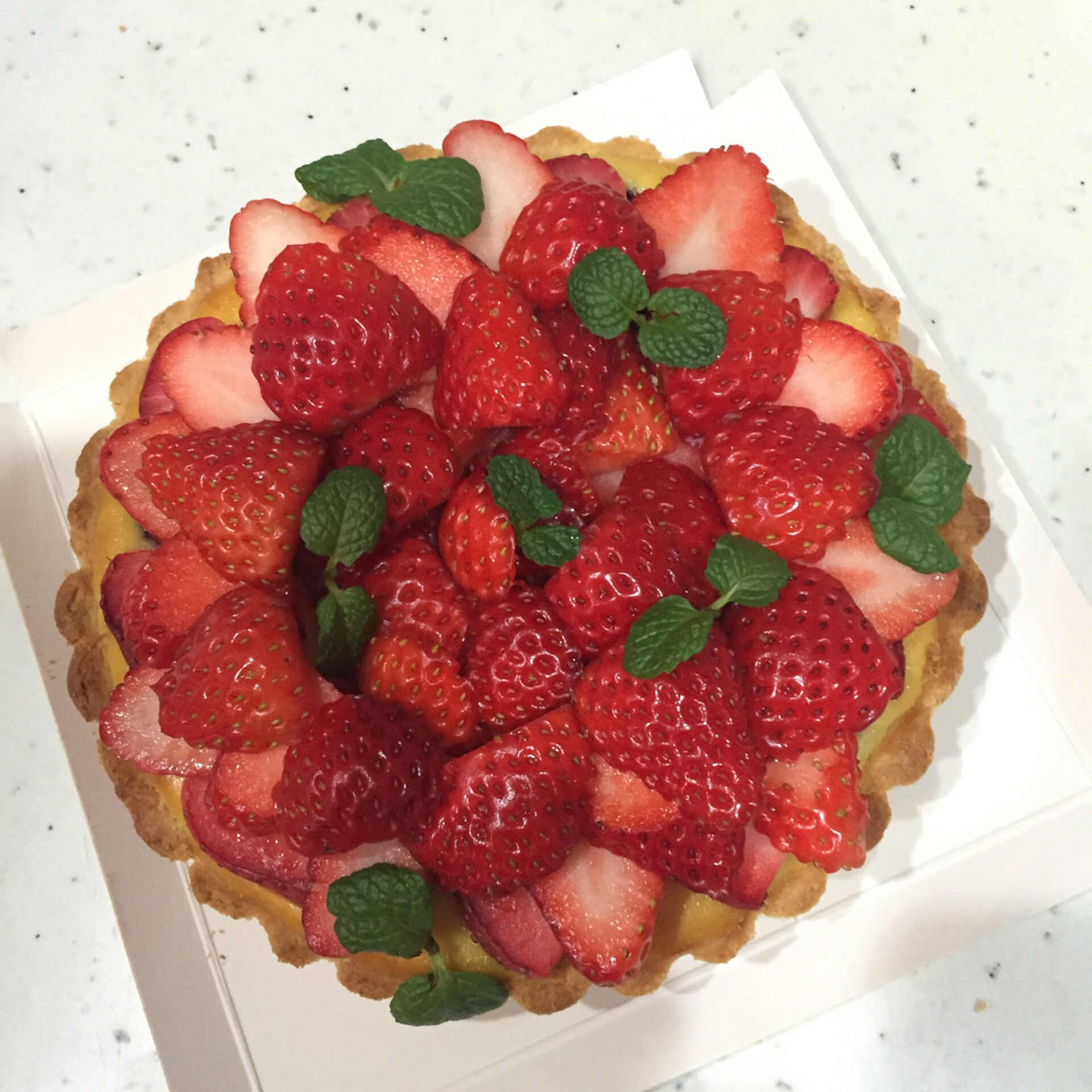 Tort cu capsuni poza