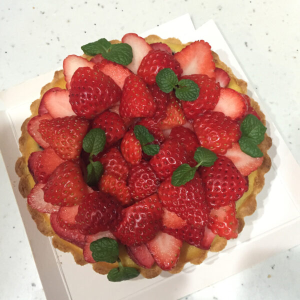 Tort cu capsuni poza