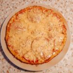 Pizza la tigaie cu smantana si maioneza