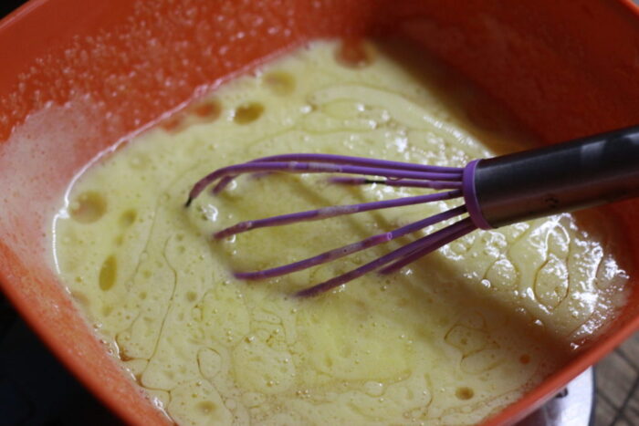 Adăugați ulei rafinat