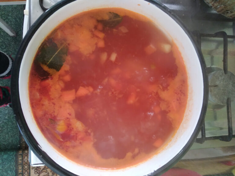 Bors verde cu macris si ou