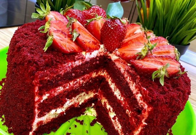 Tort catifea rosie