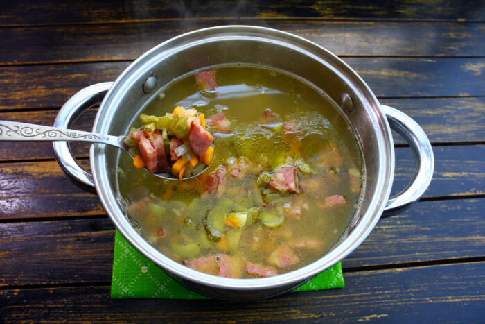 Adăugați prăjirea în supă