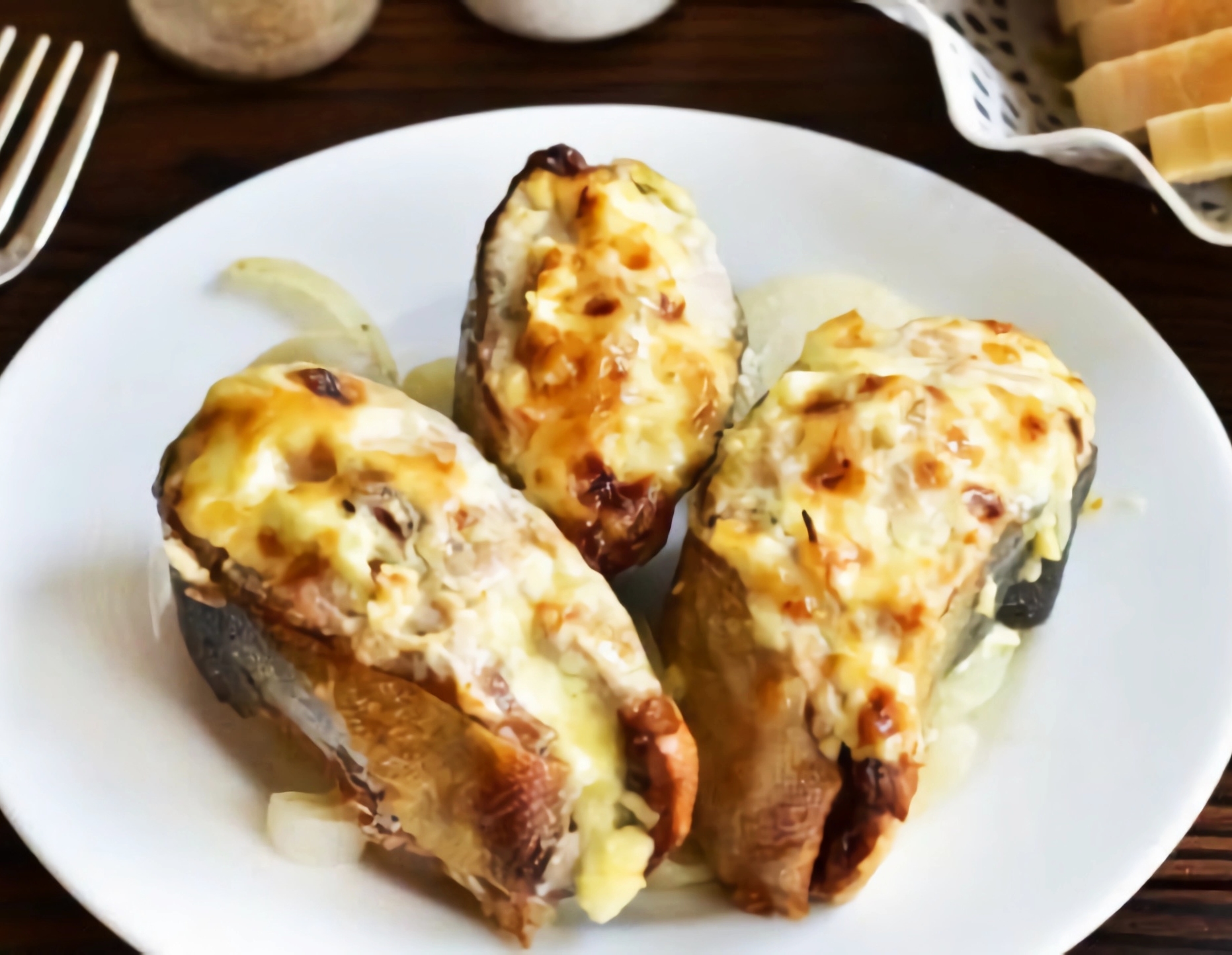 Somon copt la cuptor cu cascaval poza