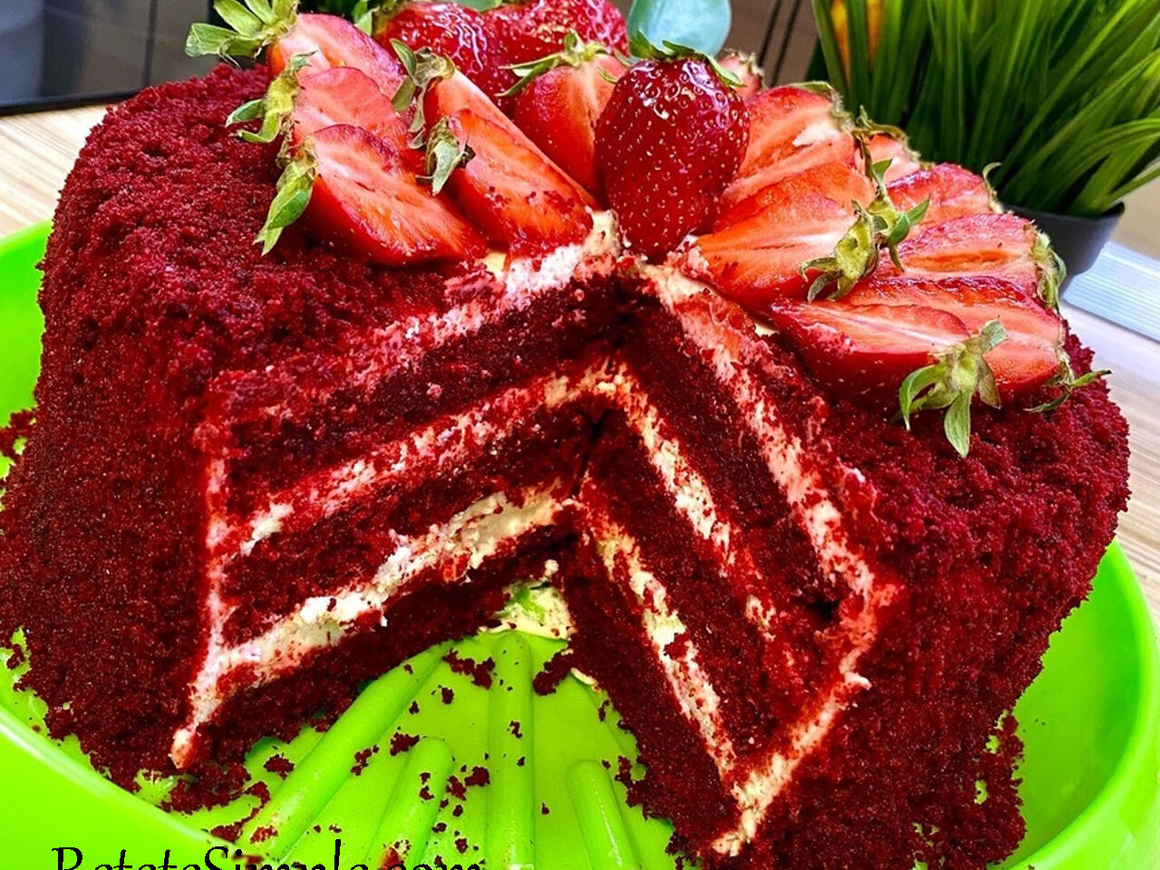 Tort catifea rosie poza principala