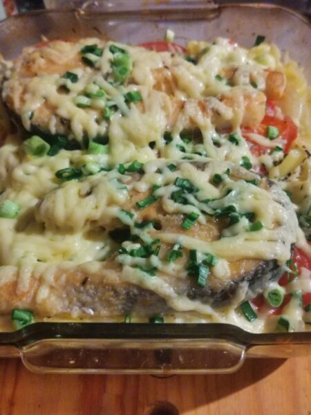 Somon cu legume la cuptor poza