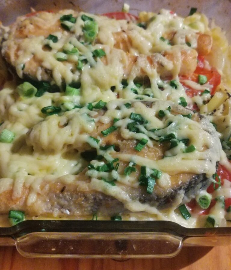 Somon cu legume la cuptor poza
