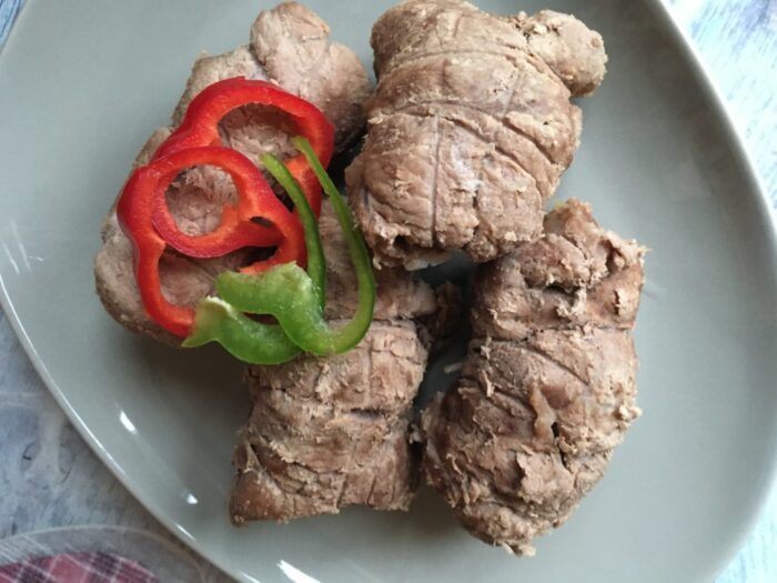 Asigurați-vă că tăiați firele