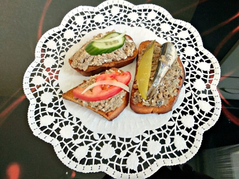 Sandvișuri cu pateu de hering