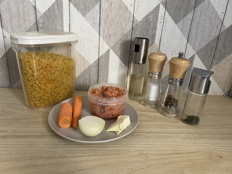 ingredientele pentru pasta cu somon