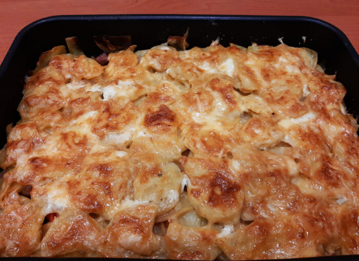 Puneti tava intr-un cuptor preincalzit