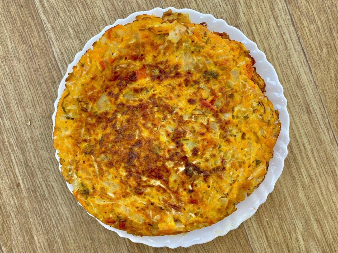 Caserolă de varză suculentă la tigaie