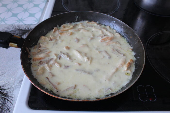 Aduceti la fierbere laptele