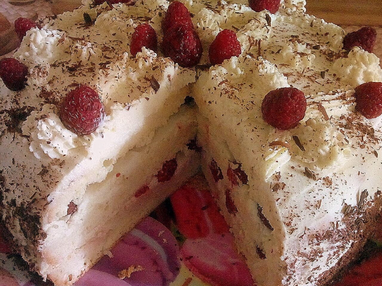 Tort cu zmeură și cremă de smântână poza