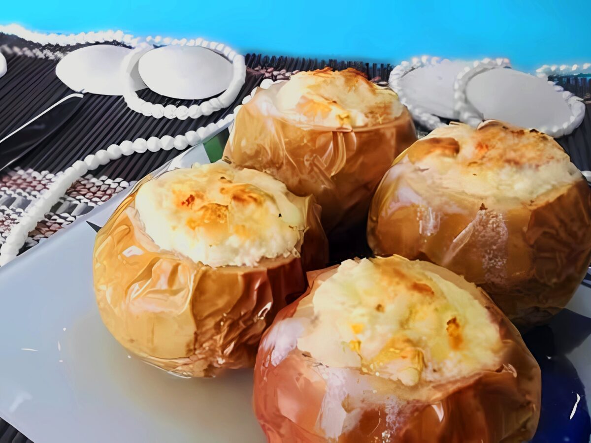 Mere coapte cu brânză de vaci în cuptor poza