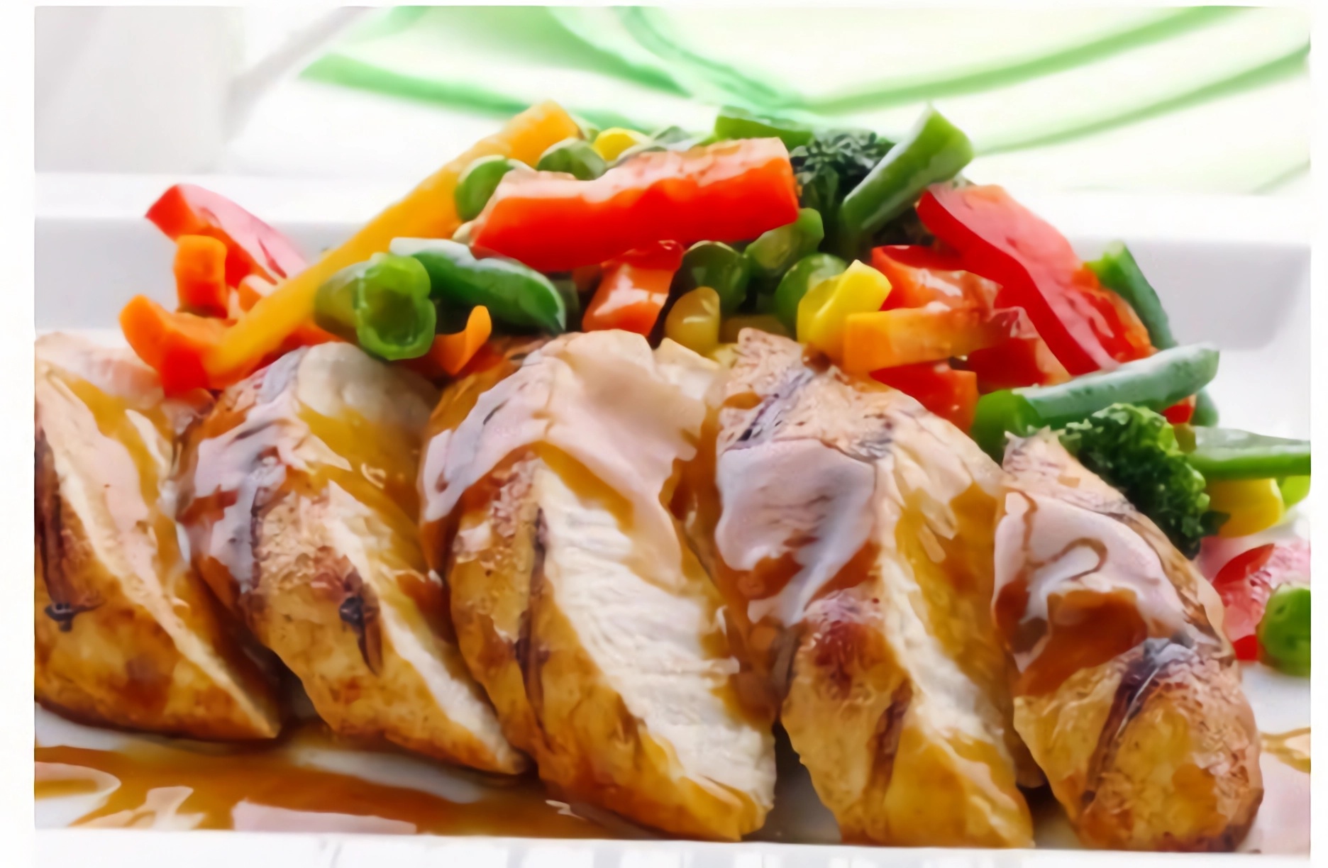 Piept de pui la cuptor cu sos de muștar poza