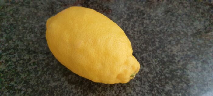 0,5 linguri de concentrat de lămâie