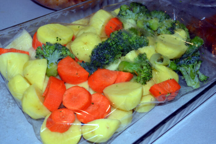 Broccoli este dezasamblat în buchețele