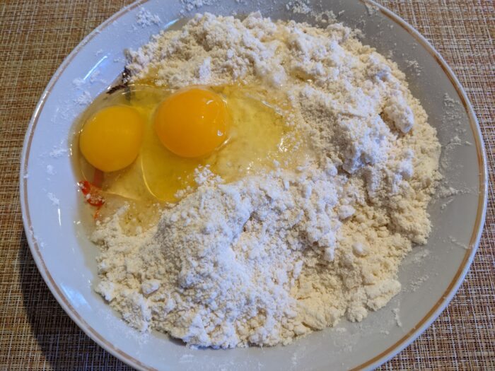 Margarina se toaca cu un cutit