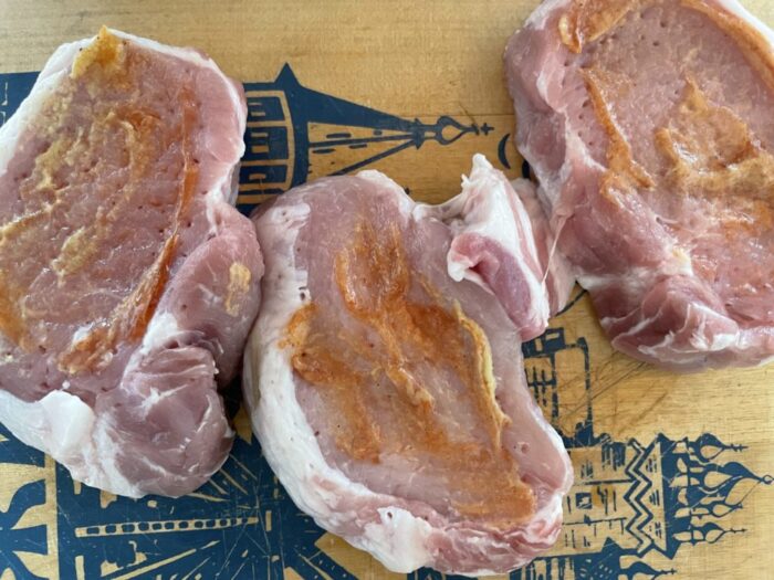 Ungeți cu amestec de muștar-roșii