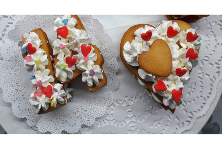 Biscuiți cu ghimbir si cremă