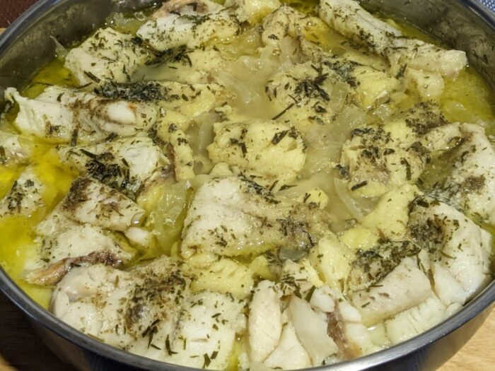 Se toarnă 200 ml de apă