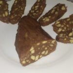 Carnati de ciocolata cu biscuiti