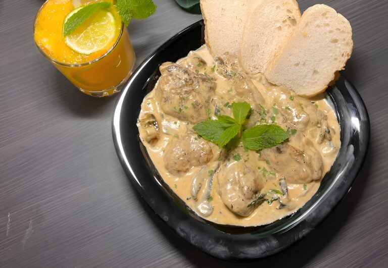 Pui cu ciuperci in crema stil frantuzesc