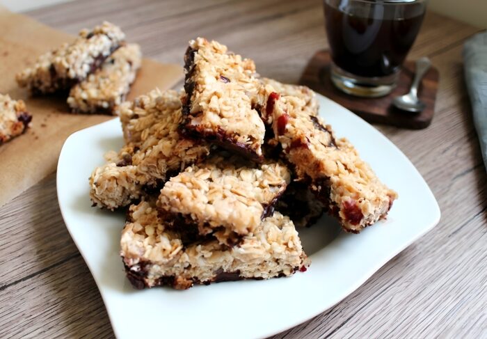 Batoane de granola cu ciocolata poza