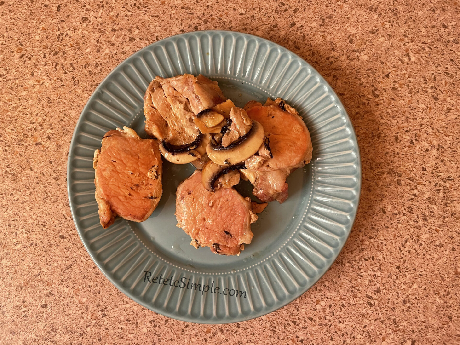 Carne de porc cu menta si lamaie poza