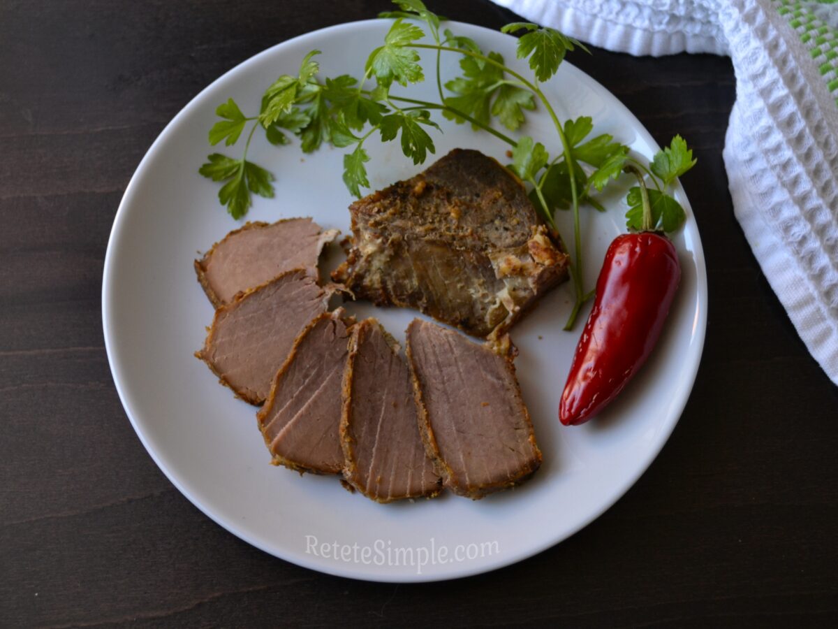 Carne de vita marinata in sos de mustar la cuptor