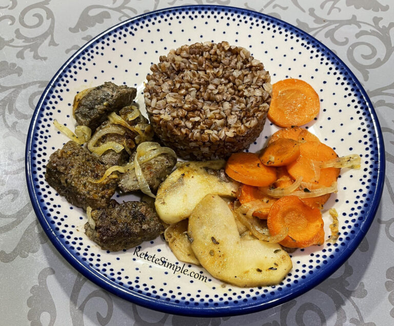 Ficat de vitel cu ceapa si mere