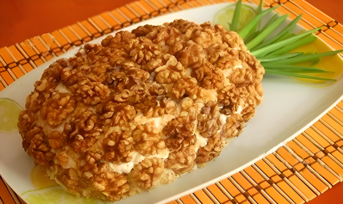 Salata de ananas cu pui si nuca poza