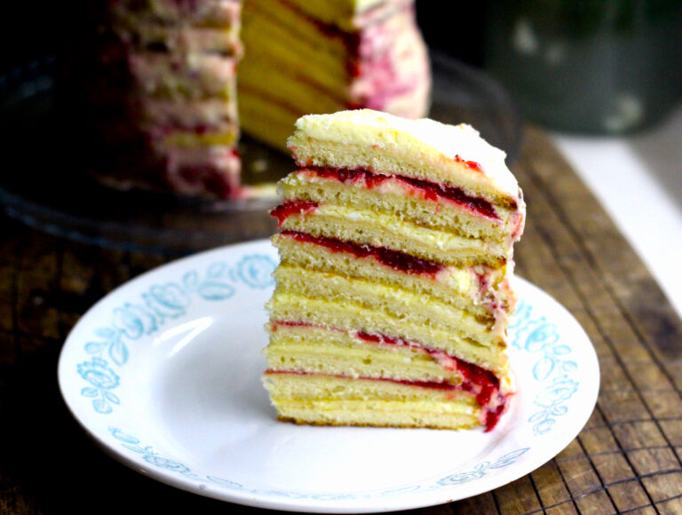 Tort Fetita de Lapte cu capsuni