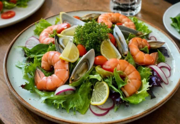 Salată cu fructe de mare de 8 martie