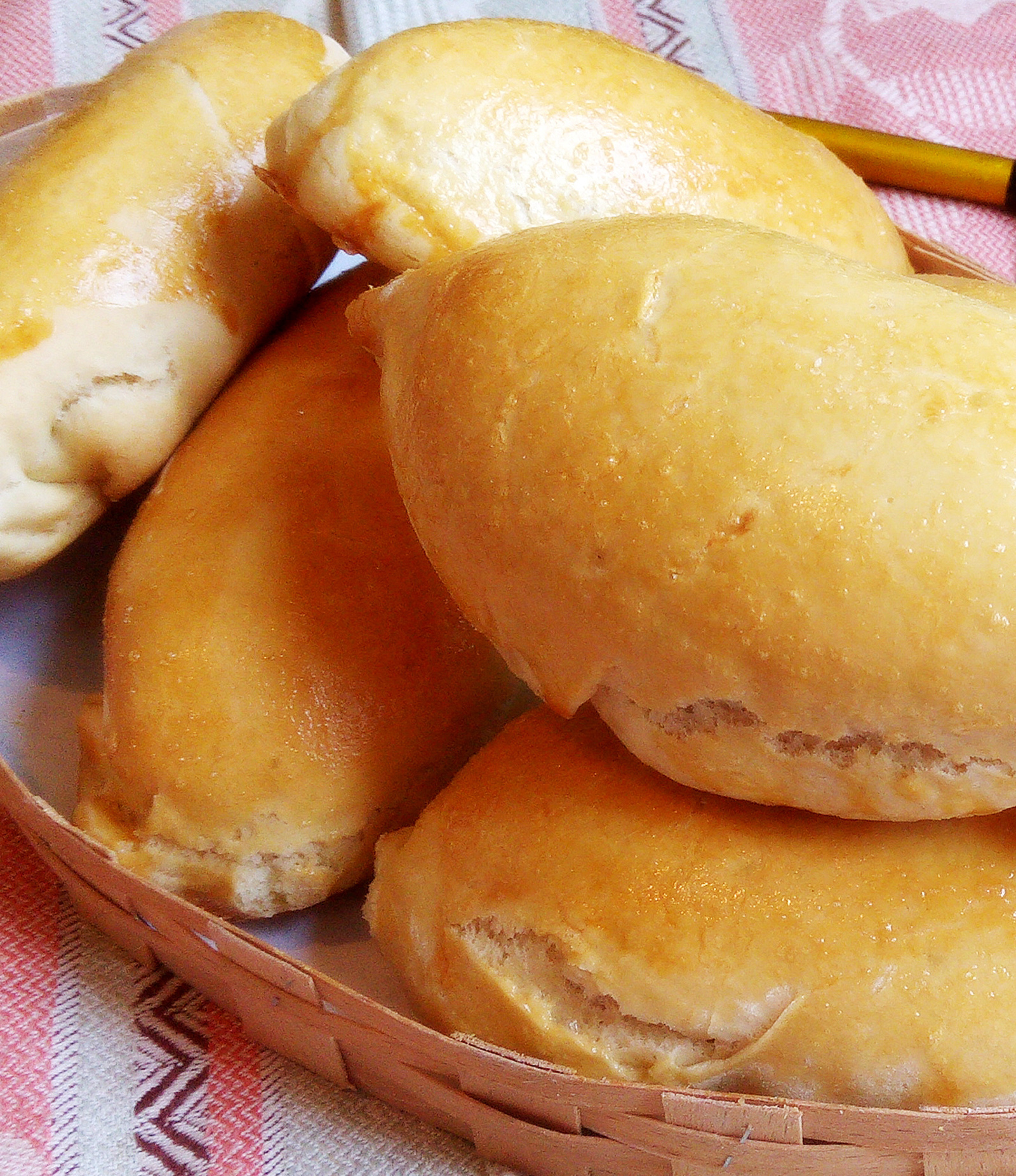 Pateuri cu carne la cuptor poza