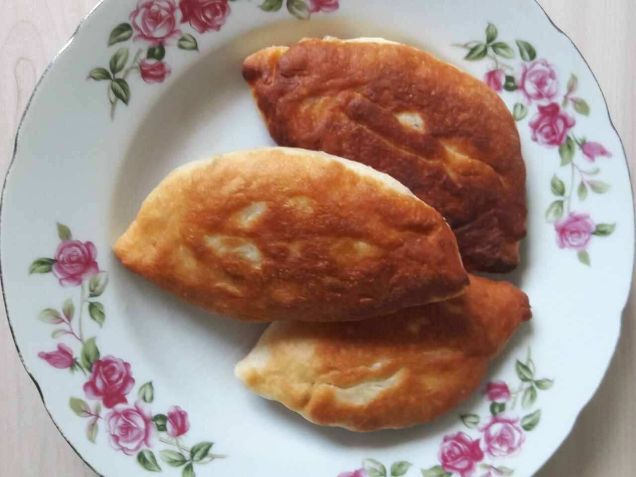 Pateuri cu varza prăjite poza