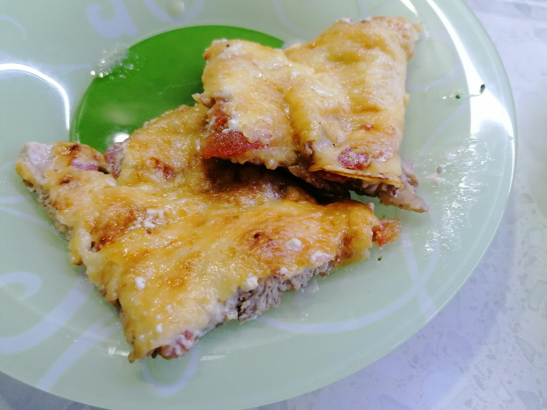 Piept de pui cu rosii si cascaval la cuptor poza