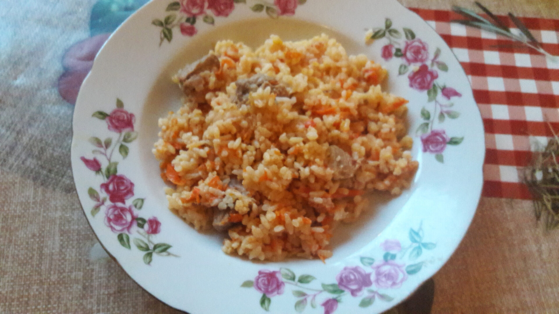 Pilaf uzbek la tigaie poza