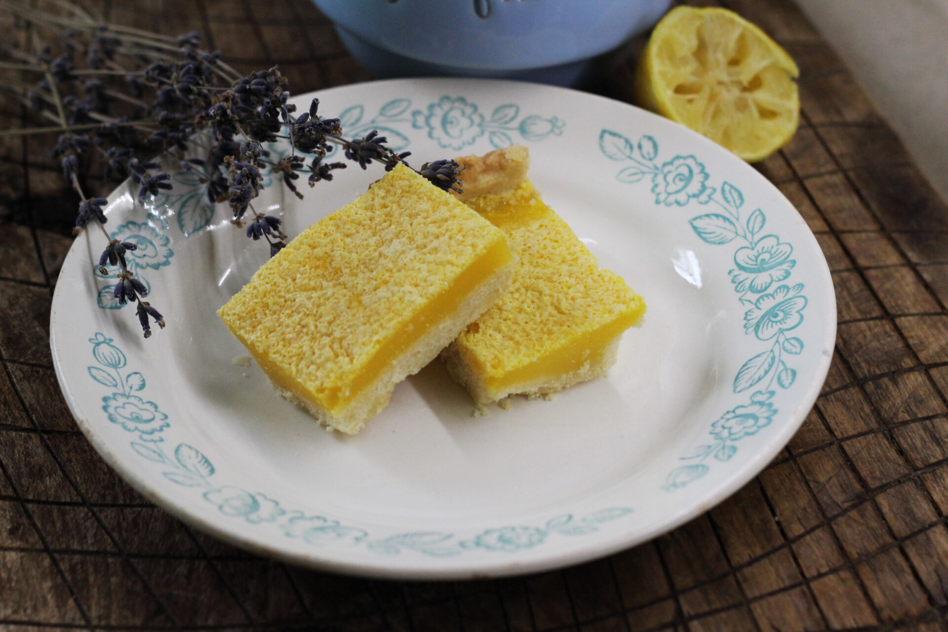 Prăjituri cu lămâie poza