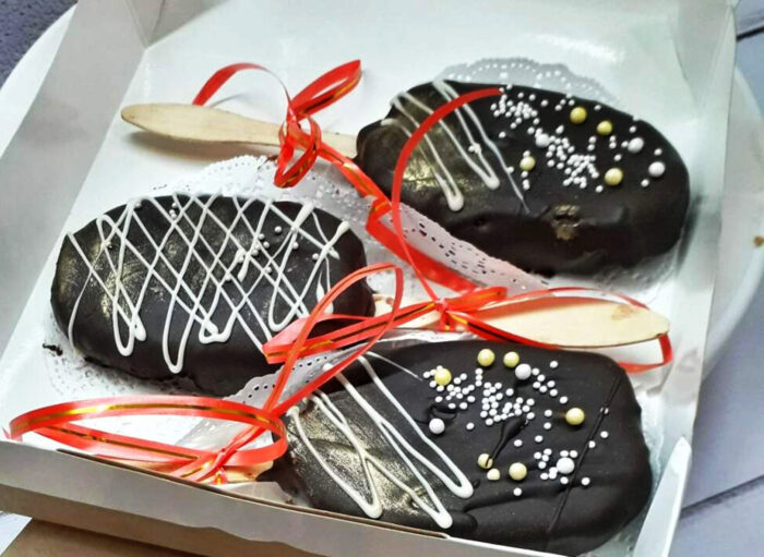 Prăjitură Eskimo pe băţ cu umplutură de piersici poza