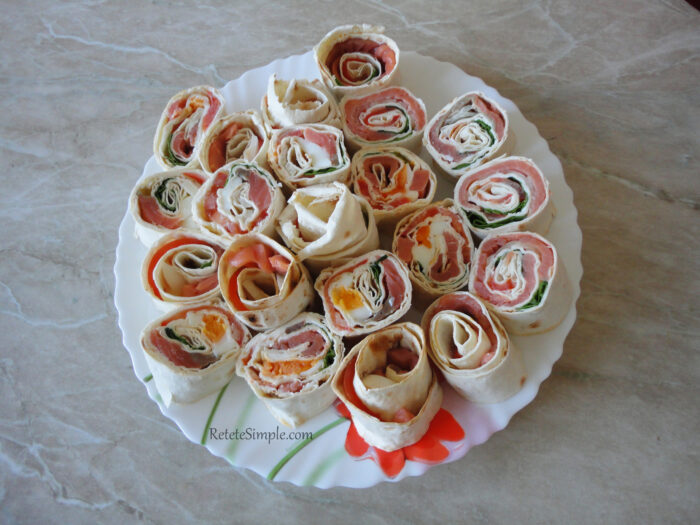 Ruladă din lavaș cu somon poza