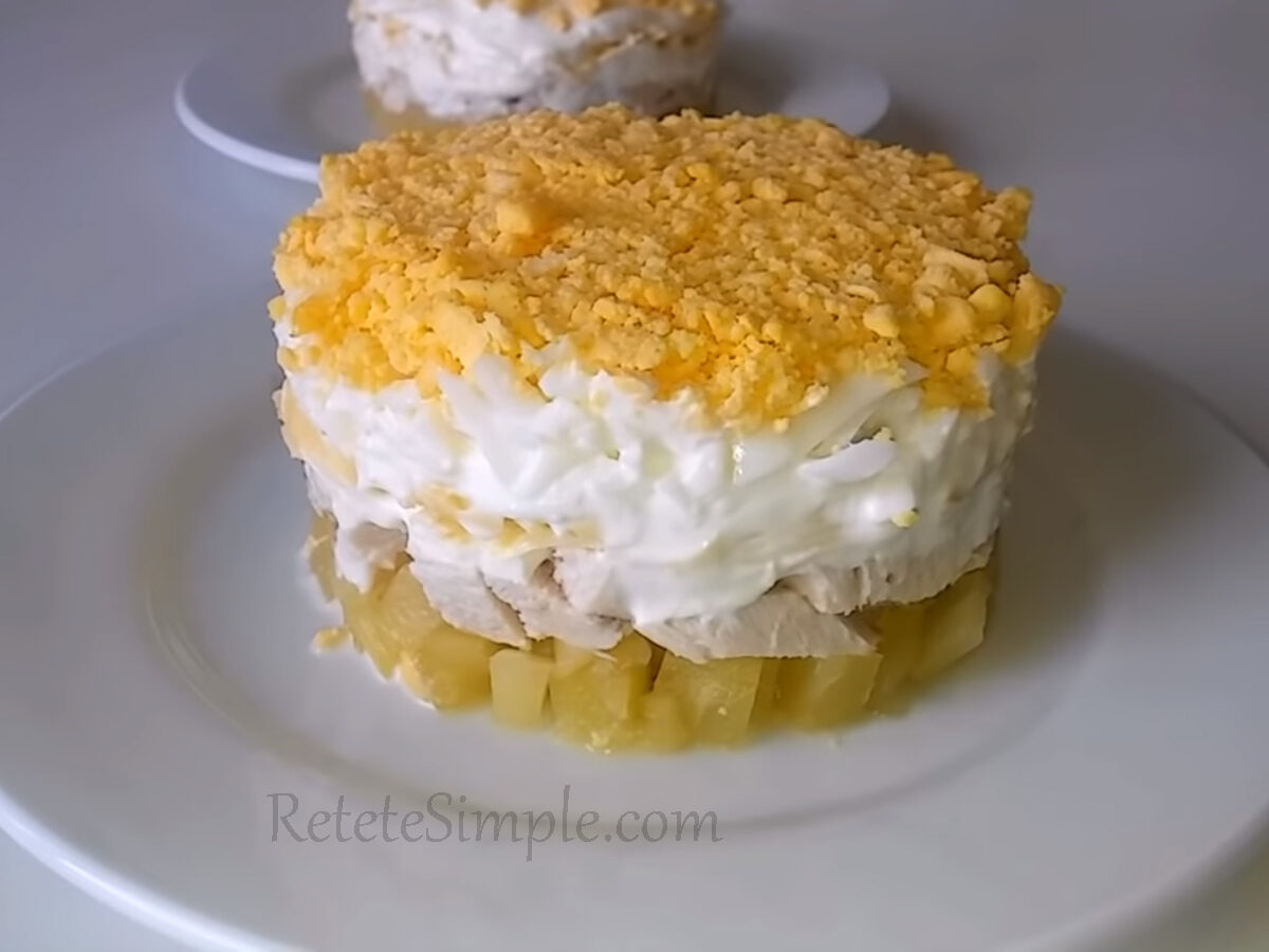 SALATĂ CU PUI ȘI ANANAS poza