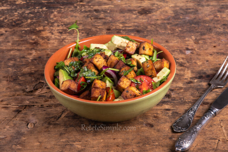 Salata cu tofu prajit si avocado