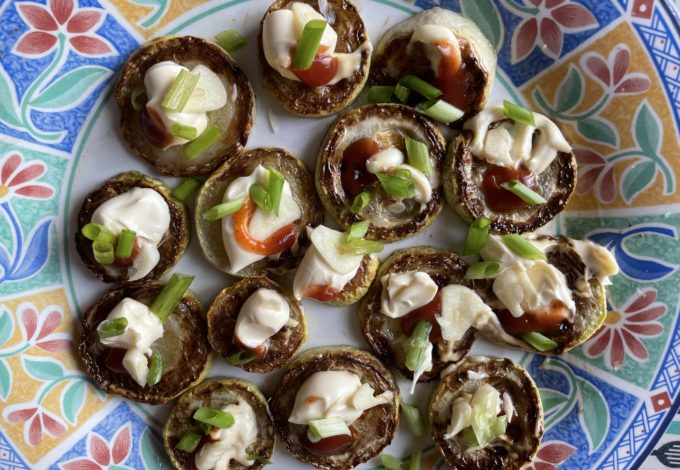 Dovlecei prăjiți cu maioneză, sacebeli și usturoi – un aperitiv rece