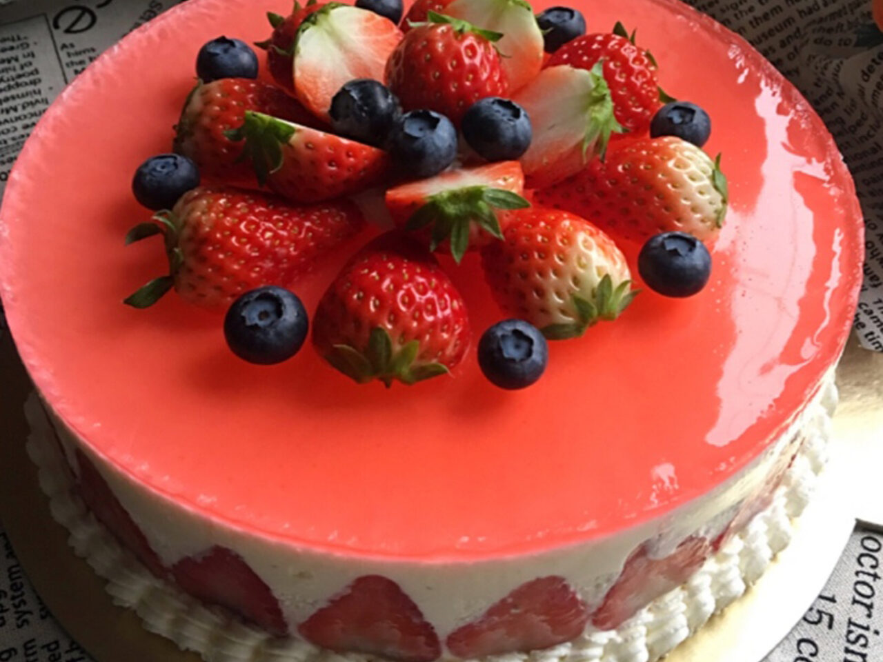 Tort de Mousse cu Capsuni poza
