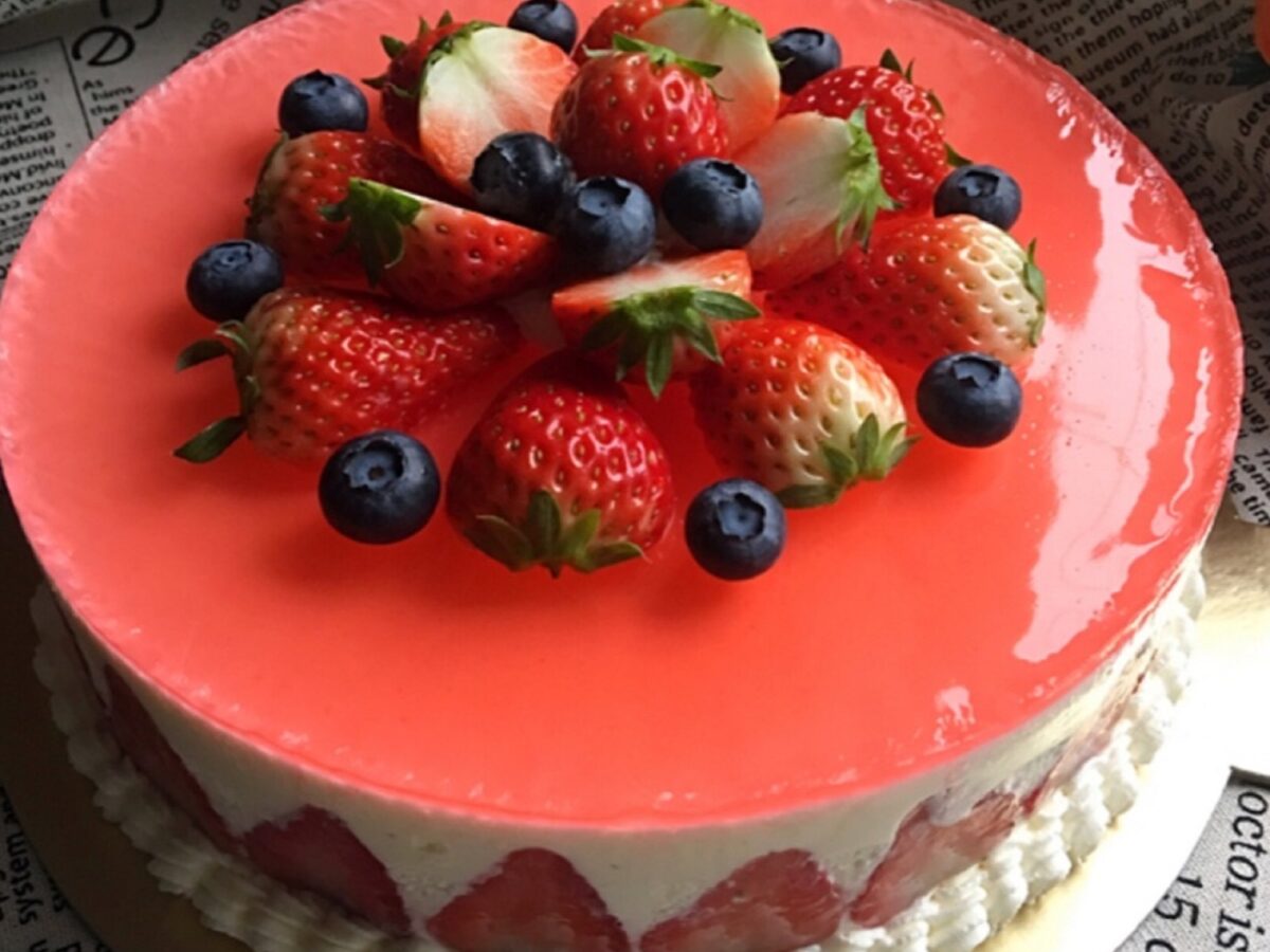 Tort de Mousse cu Capsuni poza