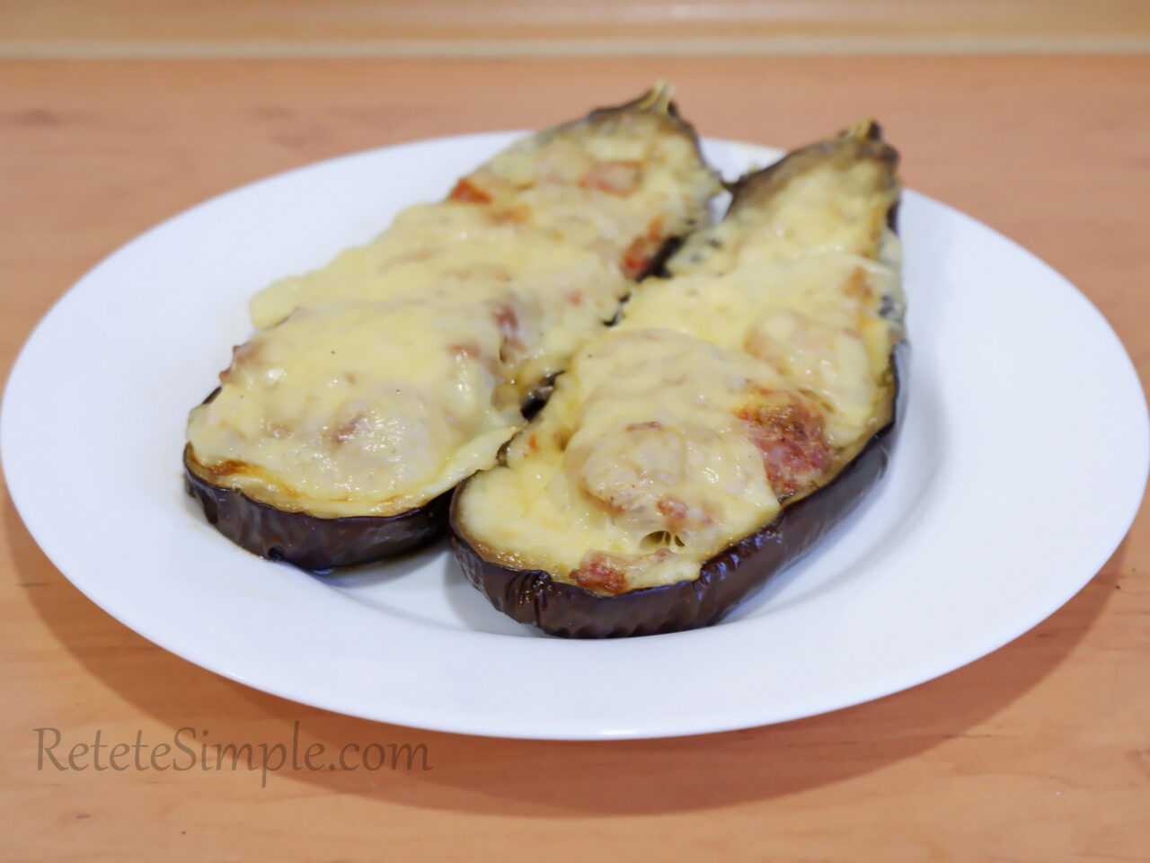 Vinete umplute cu carne tocata