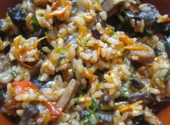 Pilaf de post cu ciuperci